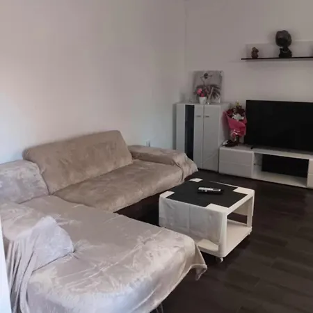 Double Next To Nbu And Merto Station, Free Parking * 소피아