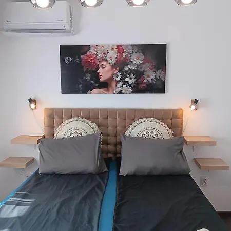 Double Next To Nbu And Merto Station, Free Parking *