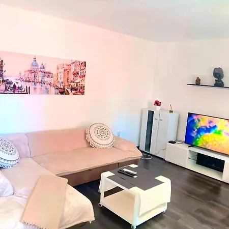 Escape 2 Bed Flat -nbu And Merto Station, Free Parking Apartamento Sofía