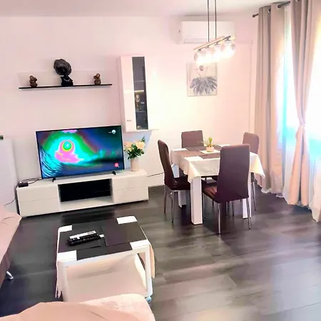Appartamento Escape 2 Bed Flat -nbu And Merto Station, Free Parking