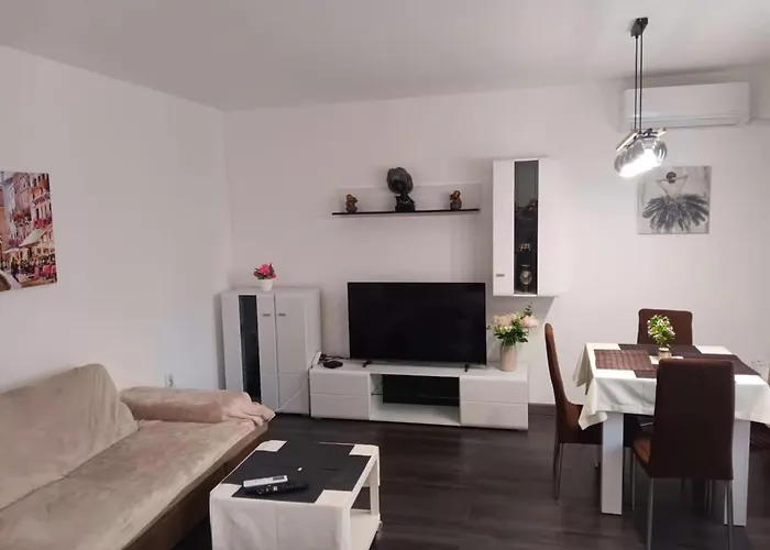 Next To Nbu And Merto Station, Free Parking Daire Sofya