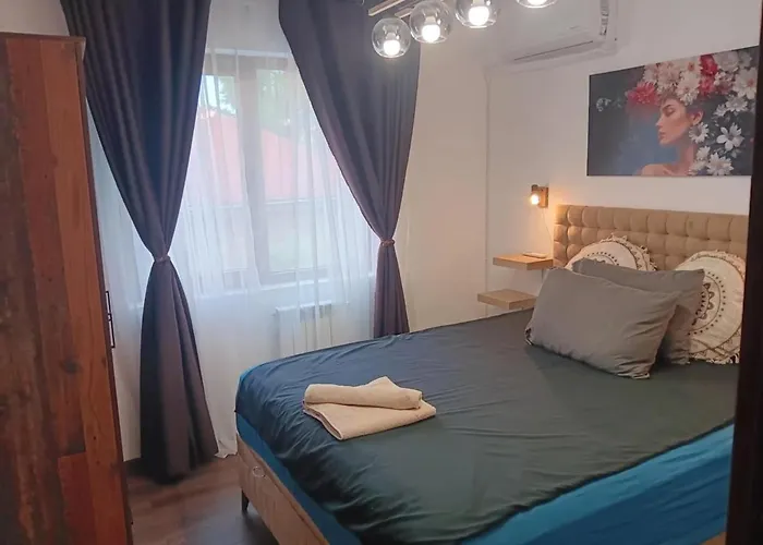 Next To Nbu And Merto Station, Free Parking Daire *