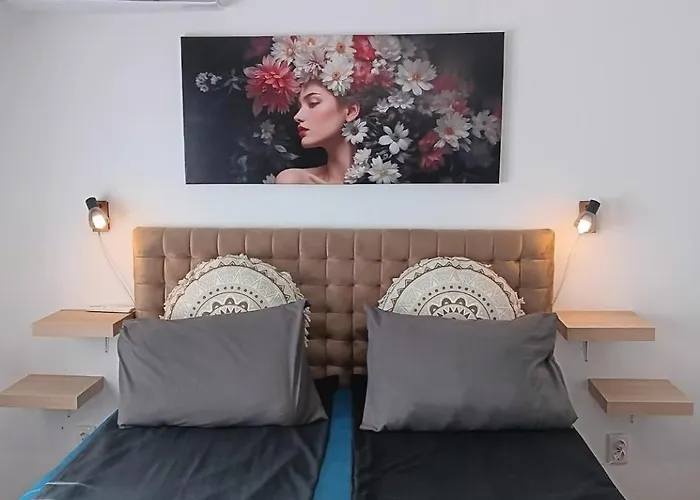 Next To Nbu And Merto Station, Free Parking *